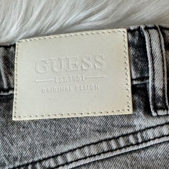 Guess NWT Walking Away Syria Denim Acid Wash Mini Skirt  Sz 24 - Picture 10 of 10